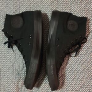 Men's Black High-Top Sneakers